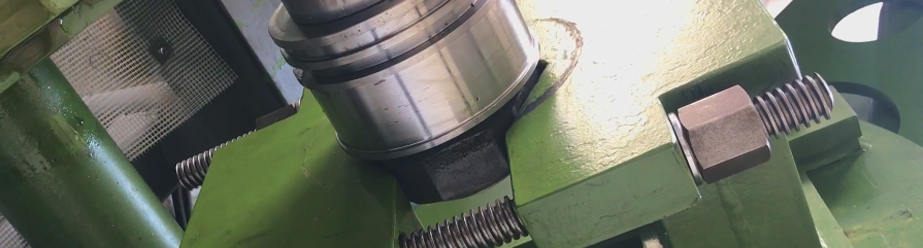 stroj za odvijanje cilindara